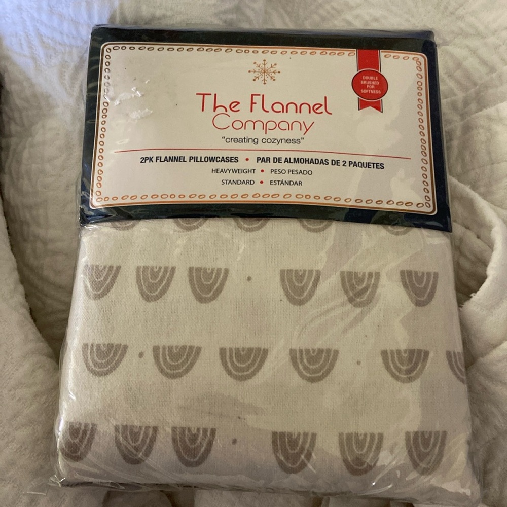 The Flannel Company 100% Cotton Flannel Pillowcase Set Beige Rainbow Arch NWT